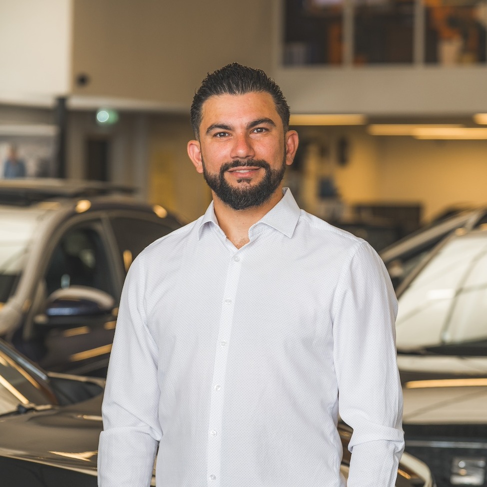 Gallery gallery_images_2_2_1785939035188871654.jpg Ameen Darzi | Van der Linden Auto