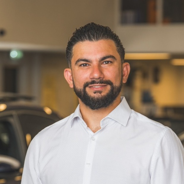 Gallery gallery_images_3_2_1785940057702303411.jpg Ameen Darzi | Van der Linden Auto